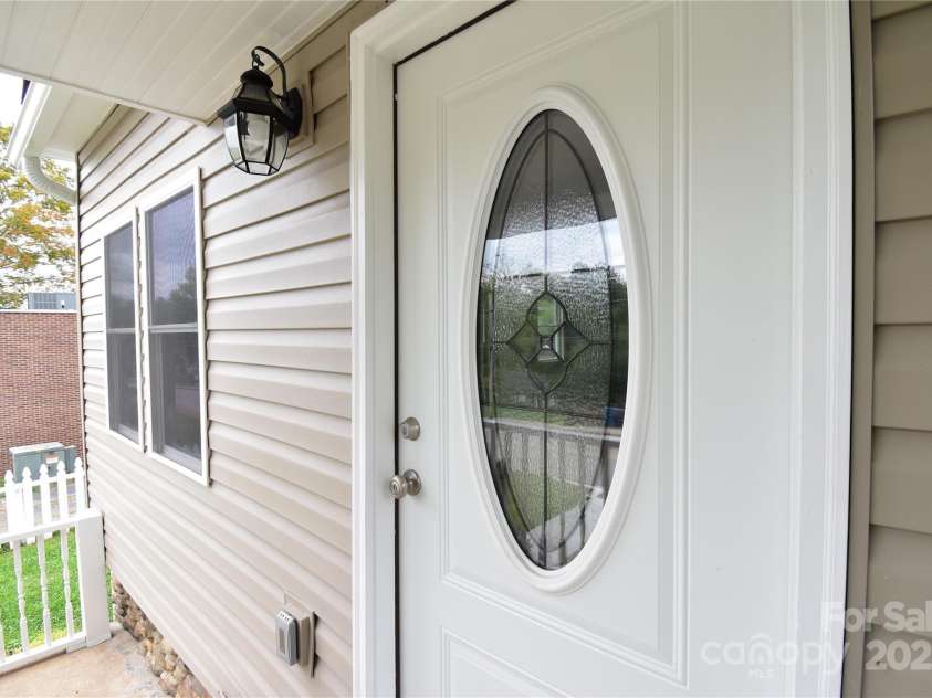 223 Main Street, Canton, NC 28716.  MLS# CAR4308024, YatesRealty ID 7148. 