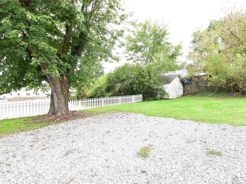 223 Main Street, Canton, NC 28716.  MLS# CAR4308024, YatesRealty ID 7148. 
