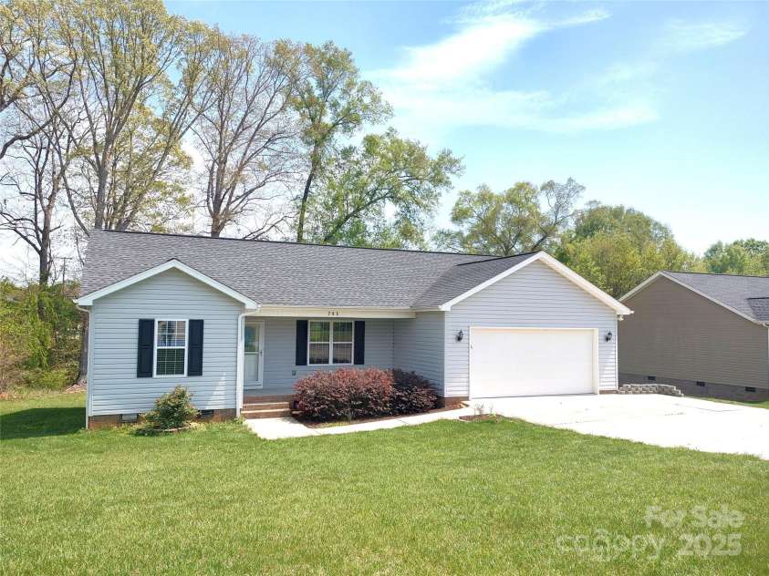 295 Green Meadows Drive, Taylorsville, NC 28681.  MLS# CAR4246733, YatesRealty ID 7149. 