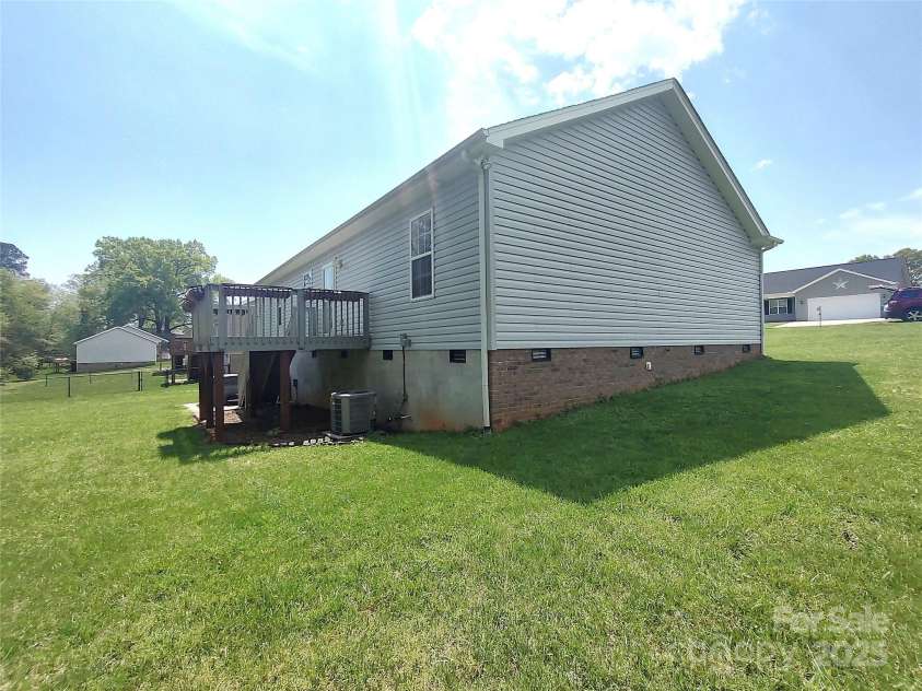 295 Green Meadows Drive, Taylorsville, NC 28681.  MLS# CAR4246733, YatesRealty ID 7149. 