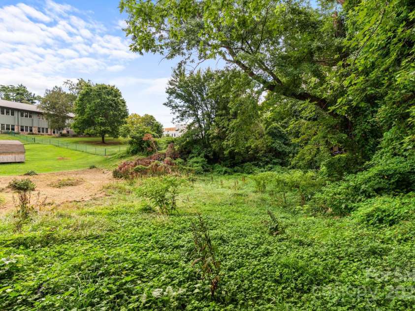 96 French Broad Avenue, Asheville, NC 28801.  MLS# CAR4205683, YatesRealty ID 715. Awesome size for in city