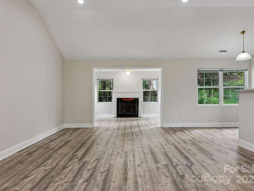 10 Grove End Road, Fletcher, NC 28732.  MLS# CAR4285704, YatesRealty ID 7150. 
