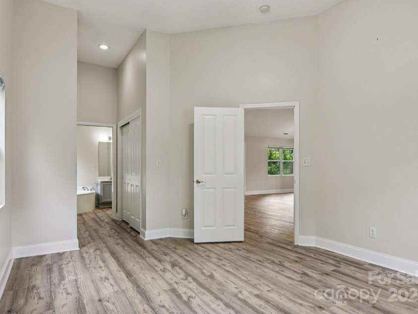 10 Grove End Road, Fletcher, NC 28732.  MLS# CAR4285704, YatesRealty ID 7150. This primary suite is ready for your cusomization.