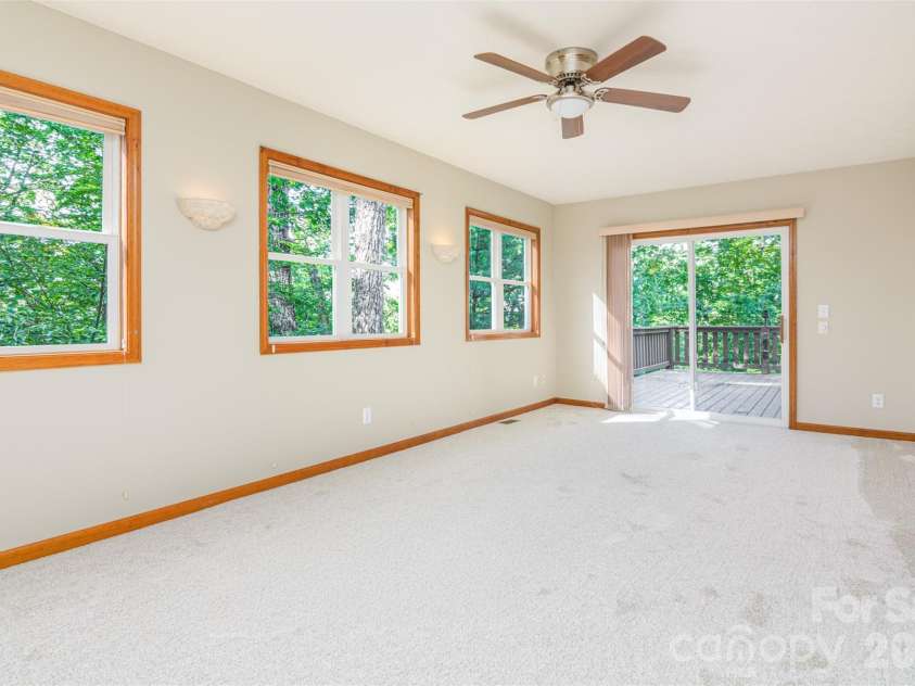 299 Carriage Summitt Way, Hendersonville, NC 28791.  MLS# CAR4400297, YatesRealty ID 7150. 