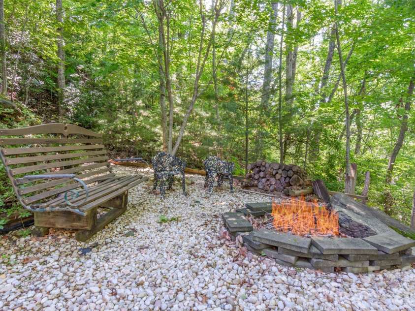 299 Carriage Summitt Way, Hendersonville, NC 28791.  MLS# CAR4400297, YatesRealty ID 7150. Lower Fire Pit