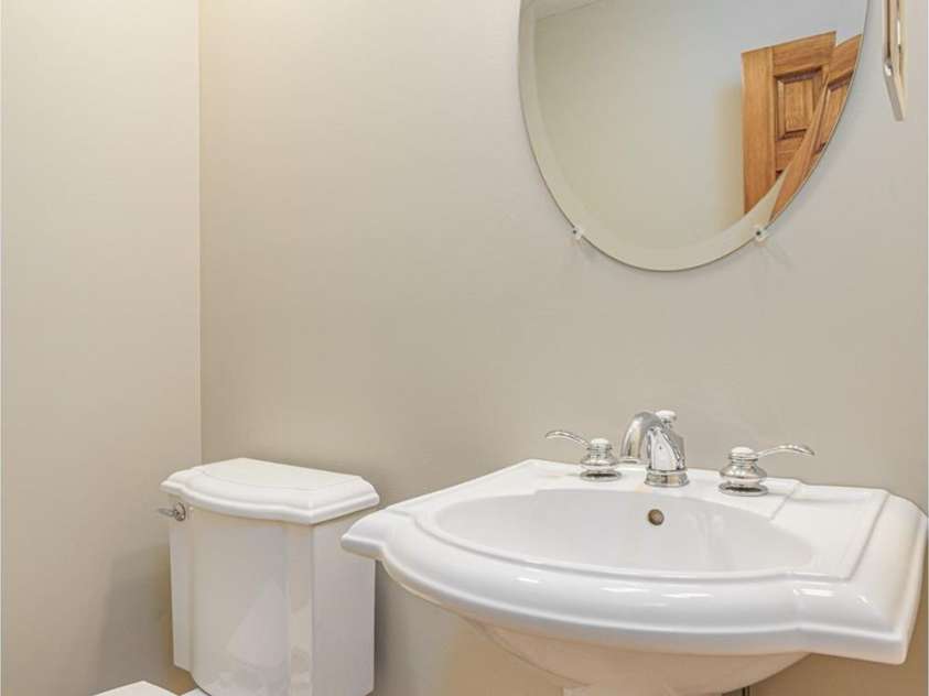 299 Carriage Summitt Way, Hendersonville, NC 28791.  MLS# CAR4400297, YatesRealty ID 7150. Upper 1/2 Bath