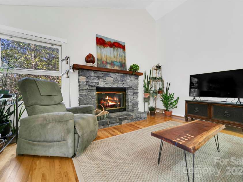 30 Tala Court, Brevard, NC 28712.  MLS# CAR4220327, YatesRealty ID 7152. 