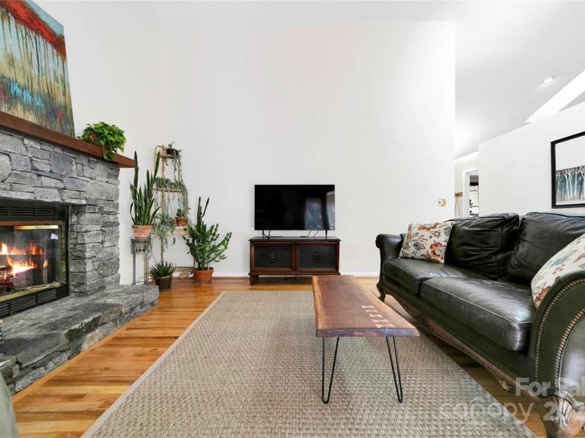 30 Tala Court, Brevard, NC 28712.  MLS# CAR4220327, YatesRealty ID 7152. 