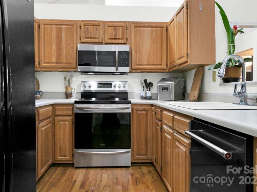 30 Tala Court, Brevard, NC 28712.  MLS# CAR4220327, YatesRealty ID 7152. 