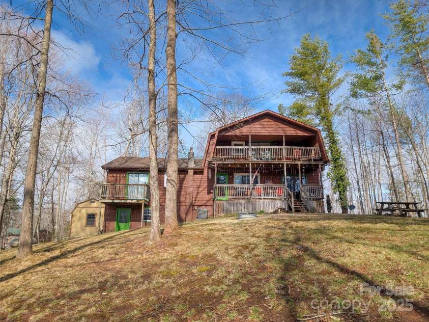 307 McMahon Lane, Bakersville, NC 28705.  MLS# CAR4241314, YatesRealty ID 7153. 