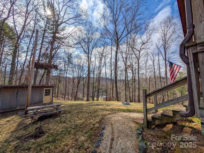 307 McMahon Lane, Bakersville, NC 28705.  MLS# CAR4241314, YatesRealty ID 7153. 