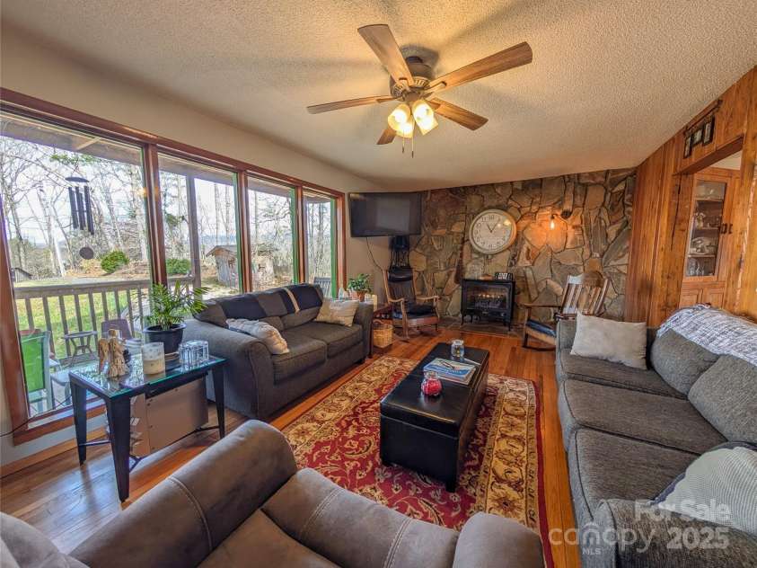 307 McMahon Lane, Bakersville, NC 28705.  MLS# CAR4241314, YatesRealty ID 7153. 