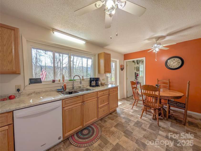 307 McMahon Lane, Bakersville, NC 28705.  MLS# CAR4241314, YatesRealty ID 7153. 