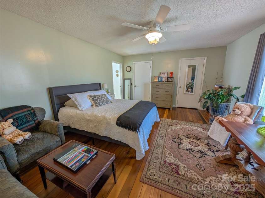 307 McMahon Lane, Bakersville, NC 28705.  MLS# CAR4241314, YatesRealty ID 7153. 