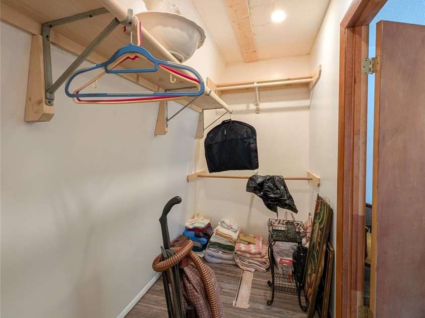 307 McMahon Lane, Bakersville, NC 28705.  MLS# CAR4241314, YatesRealty ID 7153. 