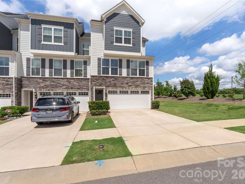963 Portrush Lane, Tega Cay, SC 29708.  MLS# CAR4404100, YatesRealty ID 7153. 