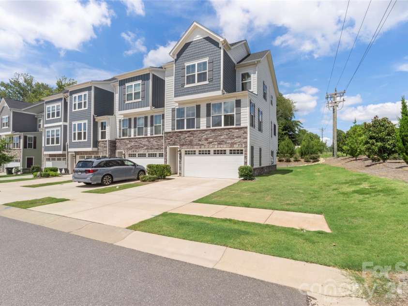 963 Portrush Lane, Tega Cay, SC 29708.  MLS# CAR4404100, YatesRealty ID 7153. 