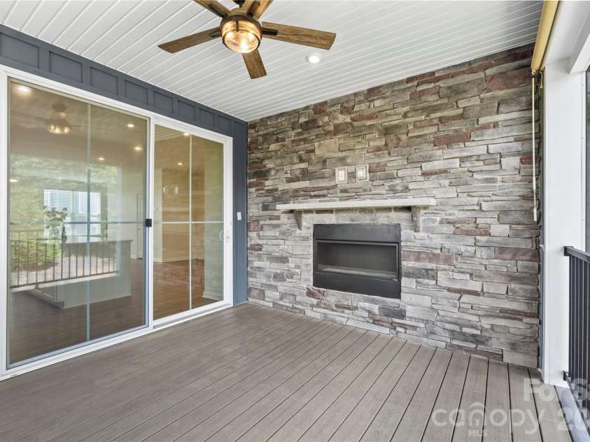 963 Portrush Lane, Tega Cay, SC 29708.  MLS# CAR4404100, YatesRealty ID 7153. 