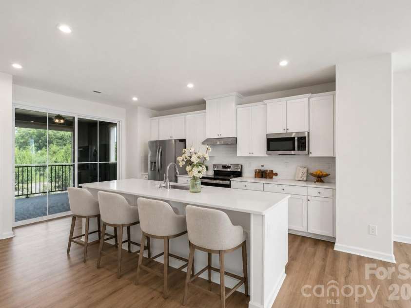 963 Portrush Lane, Tega Cay, SC 29708.  MLS# CAR4404100, YatesRealty ID 7153. Virtual Staged Kitchen