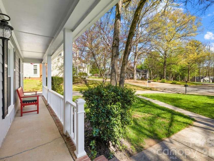 401 Leighton Court, Matthews, NC 28105.  MLS# CAR4361804, YatesRealty ID 7154. 