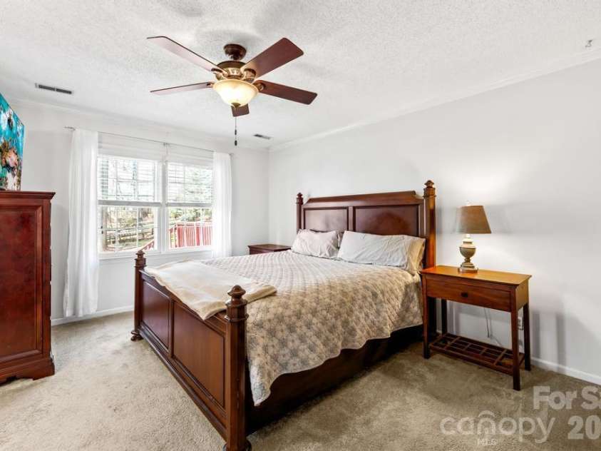 401 Leighton Court, Matthews, NC 28105.  MLS# CAR4361804, YatesRealty ID 7154. 