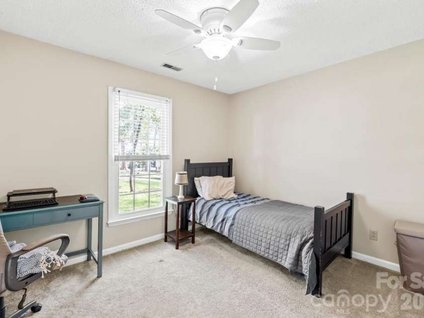 401 Leighton Court, Matthews, NC 28105.  MLS# CAR4361804, YatesRealty ID 7154. 