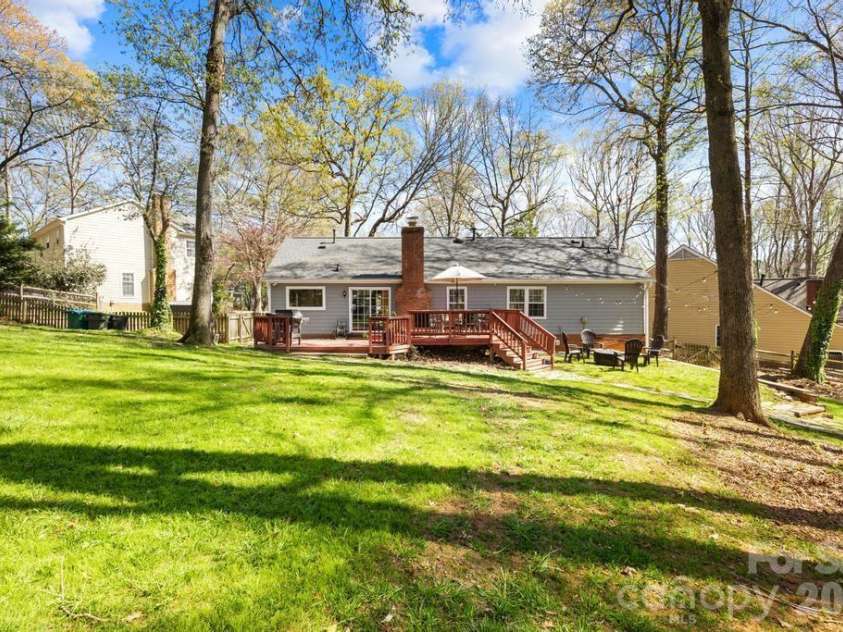 401 Leighton Court, Matthews, NC 28105.  MLS# CAR4361804, YatesRealty ID 7154. 