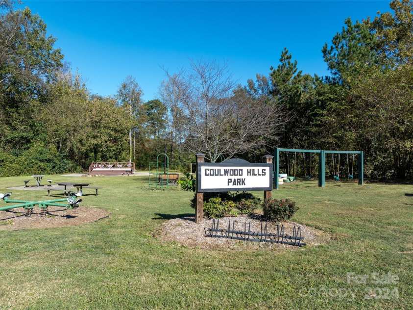 504 Kingsway Circle, Charlotte, NC 28214.  MLS# CAR4190062, YatesRealty ID 7154. 