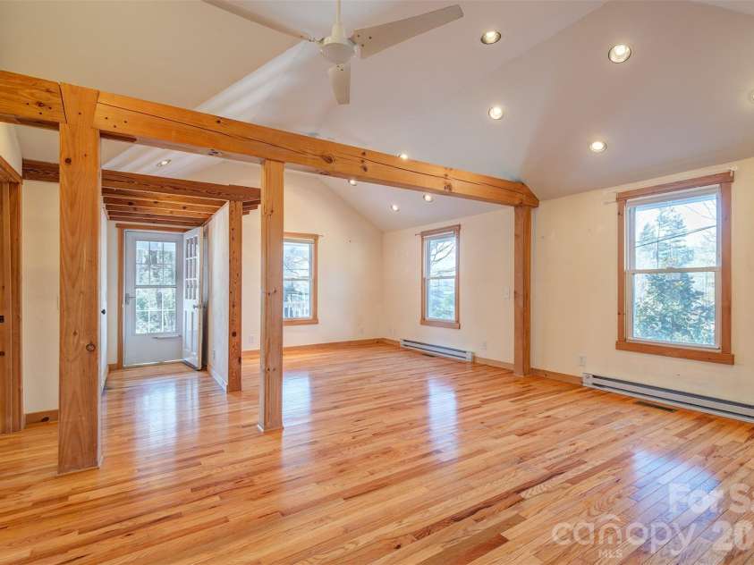 6 Alexander Street, Black Mountain, NC 28711.  MLS# CAR4362098, YatesRealty ID 7155. 