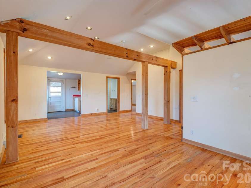 6 Alexander Street, Black Mountain, NC 28711.  MLS# CAR4362098, YatesRealty ID 7155. 