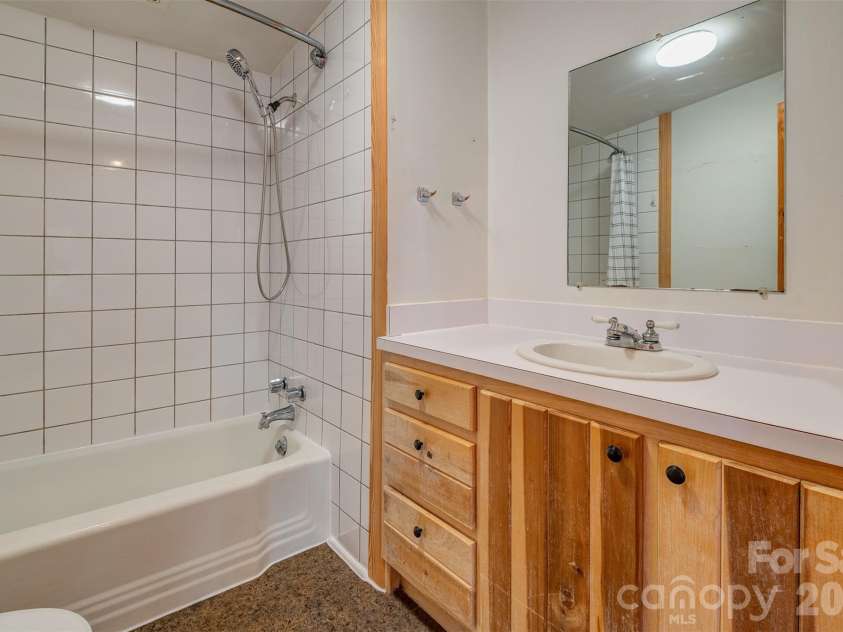 6 Alexander Street, Black Mountain, NC 28711.  MLS# CAR4362098, YatesRealty ID 7155. 
