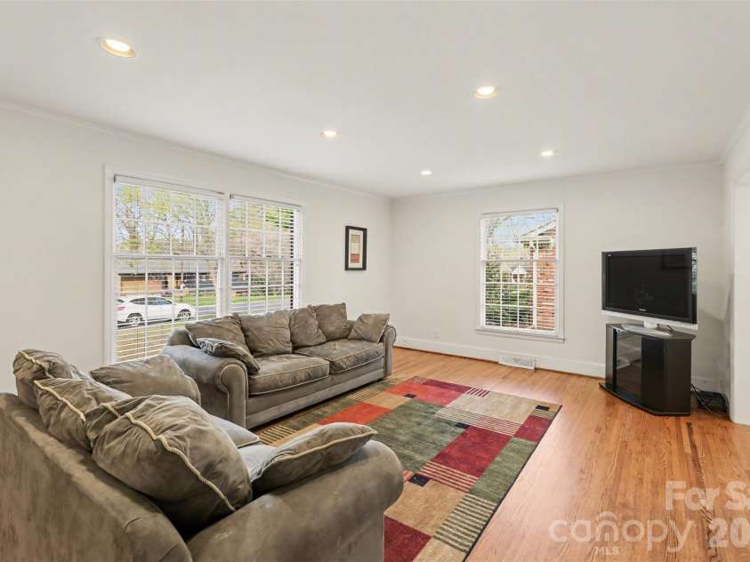 3101 Eastburn Road, Charlotte, NC 28210.  MLS# CAR4360543, YatesRealty ID 7156. 