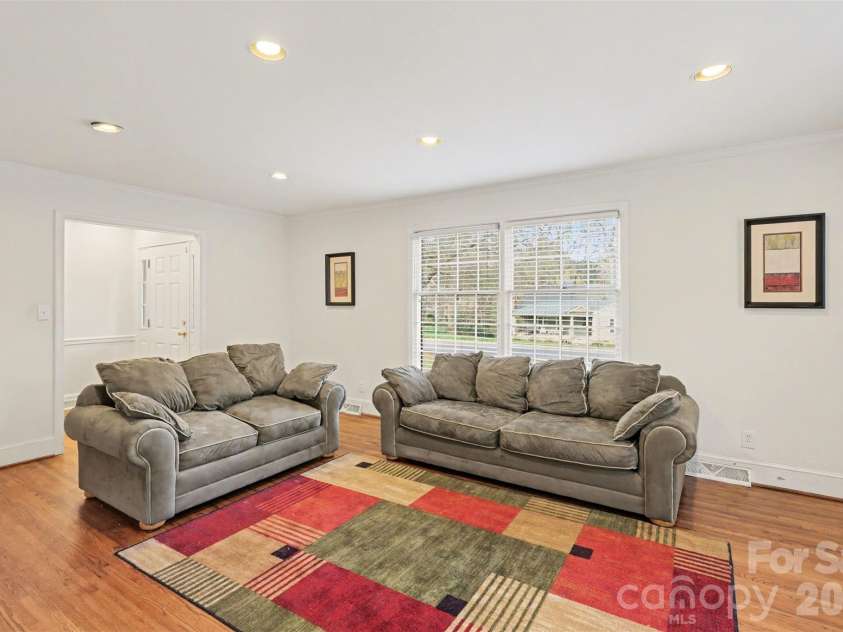 3101 Eastburn Road, Charlotte, NC 28210.  MLS# CAR4360543, YatesRealty ID 7156. 