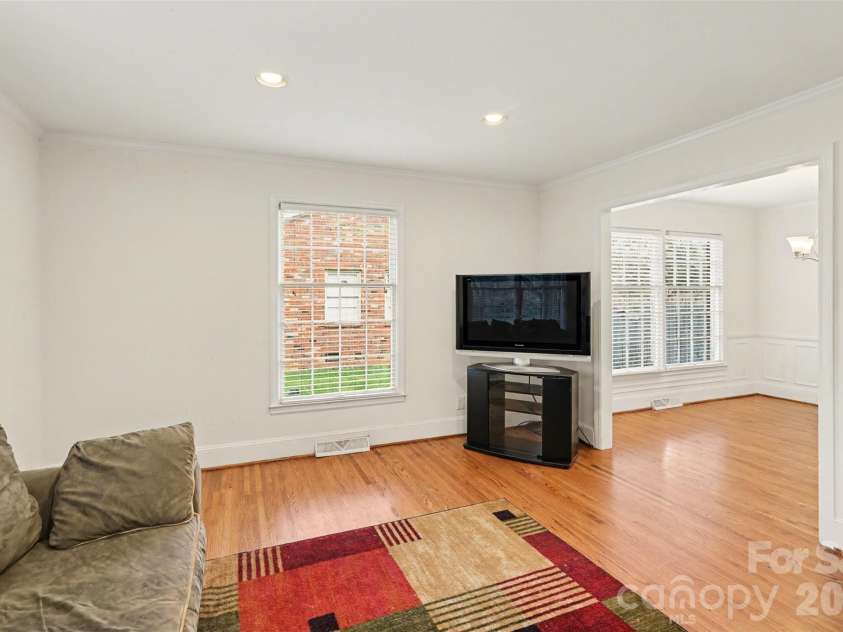 3101 Eastburn Road, Charlotte, NC 28210.  MLS# CAR4360543, YatesRealty ID 7156. 