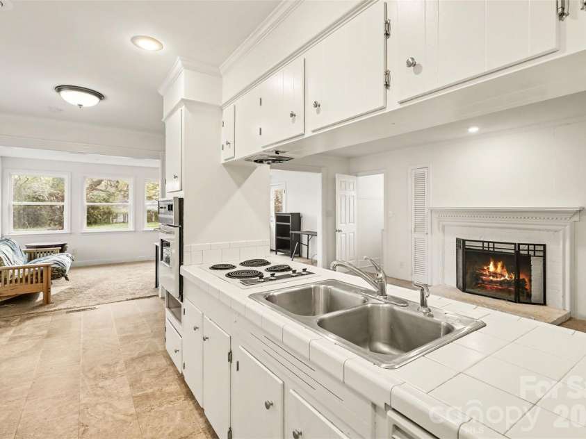 3101 Eastburn Road, Charlotte, NC 28210.  MLS# CAR4360543, YatesRealty ID 7156. 