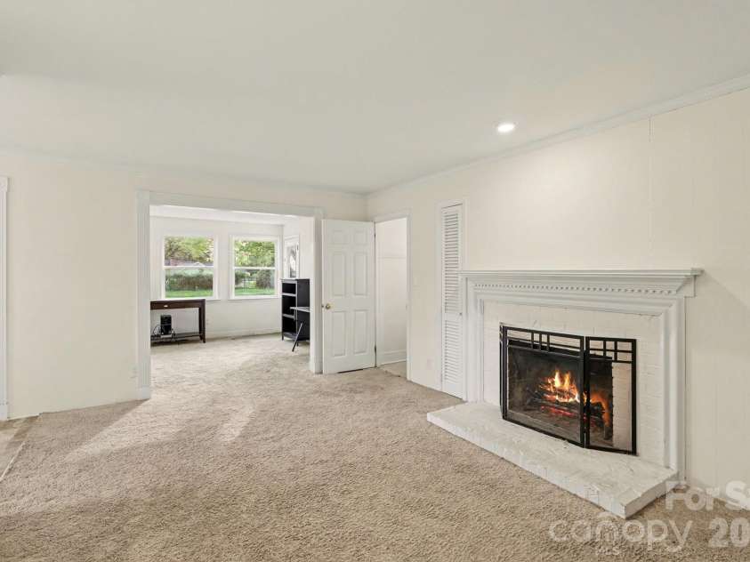 3101 Eastburn Road, Charlotte, NC 28210.  MLS# CAR4360543, YatesRealty ID 7156. 