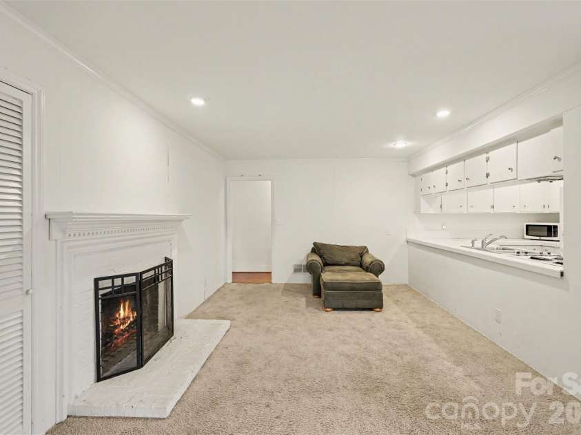3101 Eastburn Road, Charlotte, NC 28210.  MLS# CAR4360543, YatesRealty ID 7156. 