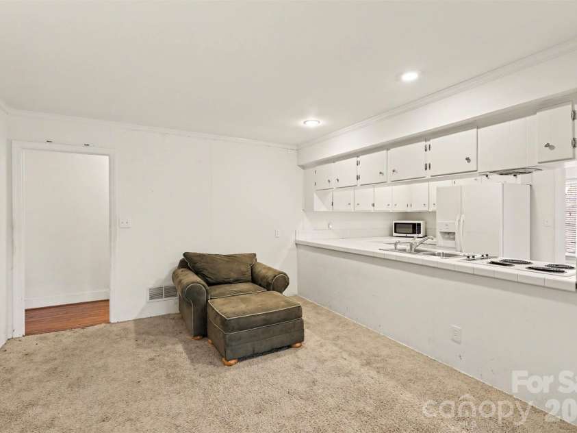 3101 Eastburn Road, Charlotte, NC 28210.  MLS# CAR4360543, YatesRealty ID 7156. 