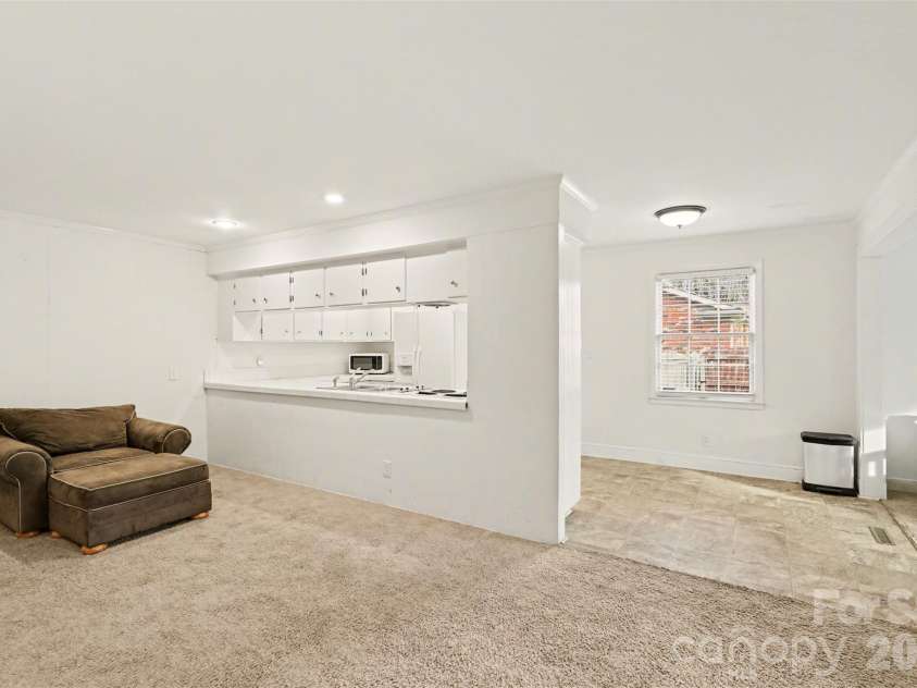 3101 Eastburn Road, Charlotte, NC 28210.  MLS# CAR4360543, YatesRealty ID 7156. 