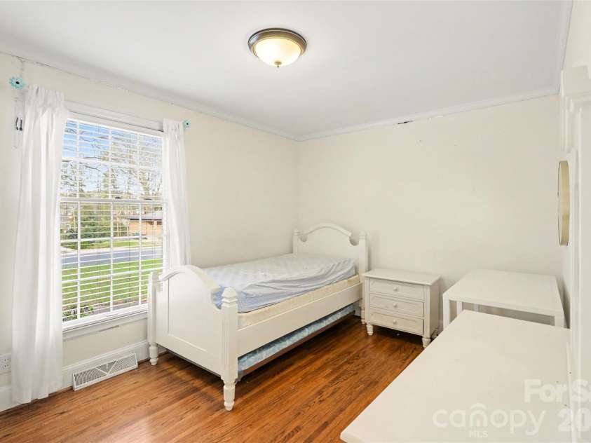 3101 Eastburn Road, Charlotte, NC 28210.  MLS# CAR4360543, YatesRealty ID 7156. 