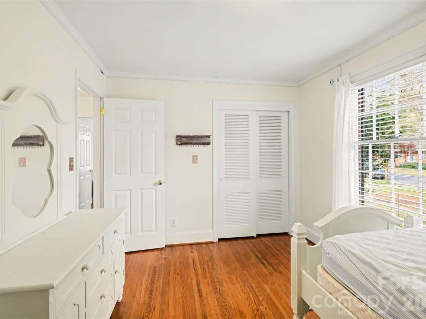 3101 Eastburn Road, Charlotte, NC 28210.  MLS# CAR4360543, YatesRealty ID 7156. 