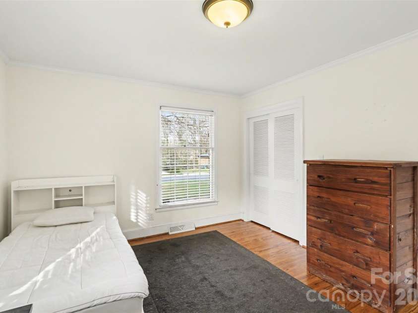 3101 Eastburn Road, Charlotte, NC 28210.  MLS# CAR4360543, YatesRealty ID 7156. 