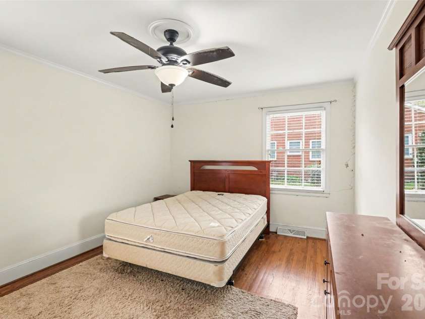 3101 Eastburn Road, Charlotte, NC 28210.  MLS# CAR4360543, YatesRealty ID 7156. 