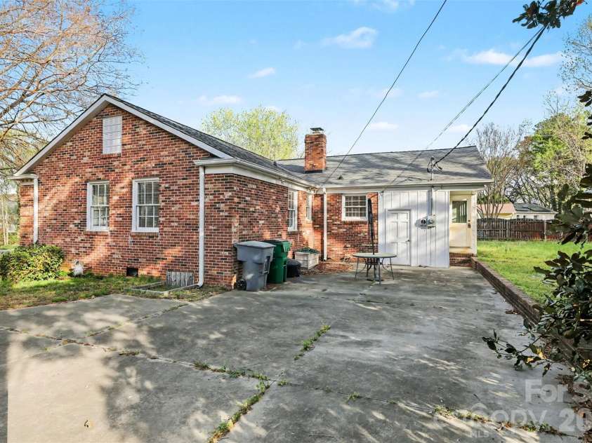 3101 Eastburn Road, Charlotte, NC 28210.  MLS# CAR4360543, YatesRealty ID 7156. 