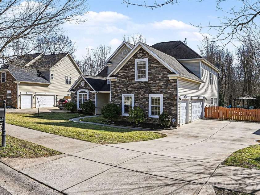 12222 Journeys End Trail, Huntersville, NC 28078.  MLS# CAR4349693, YatesRealty ID 7157. 