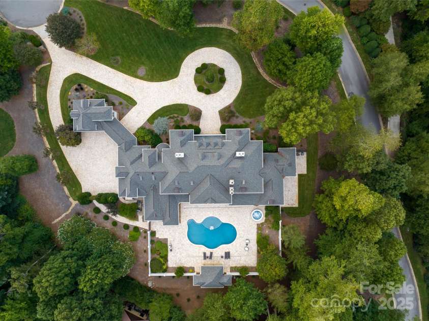 316 Braeside Court, Asheville, NC 28803.  MLS# CAR4198099, YatesRealty ID 7157. 