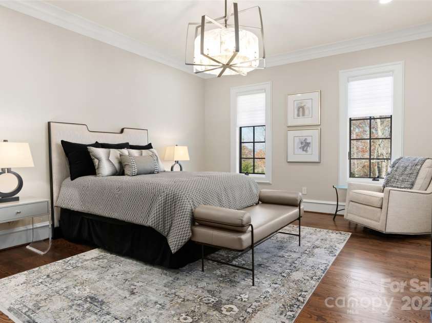 316 Braeside Court, Asheville, NC 28803.  MLS# CAR4198099, YatesRealty ID 7157. One of 4 bedroom suites on the upper level