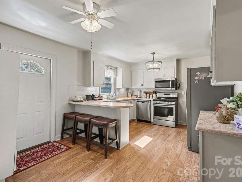 2008 Kings Road, Shelby, NC 28150.  MLS# CAR4359101, YatesRealty ID 7159. Light and airy updated kitchen!