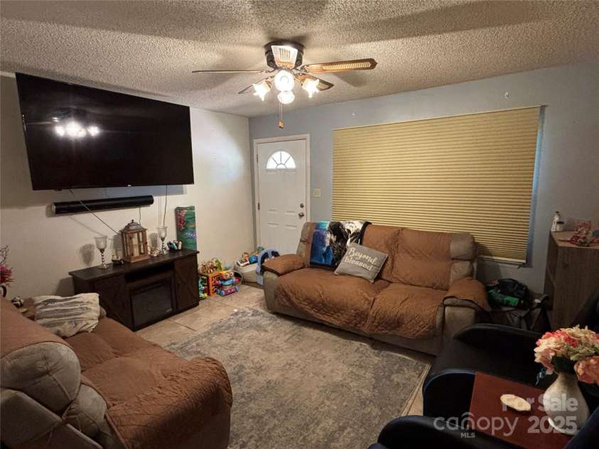 22 Heritage View Road, Hickory, NC 28601.  MLS# CAR4247614, YatesRealty ID 7159. 