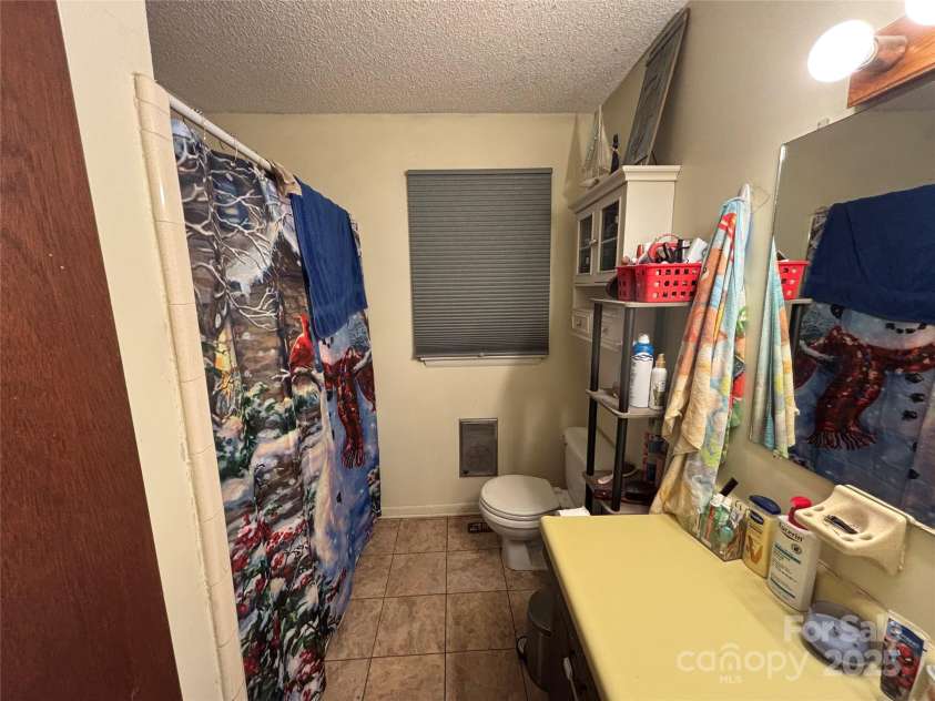 22 Heritage View Road, Hickory, NC 28601.  MLS# CAR4247614, YatesRealty ID 7159. 